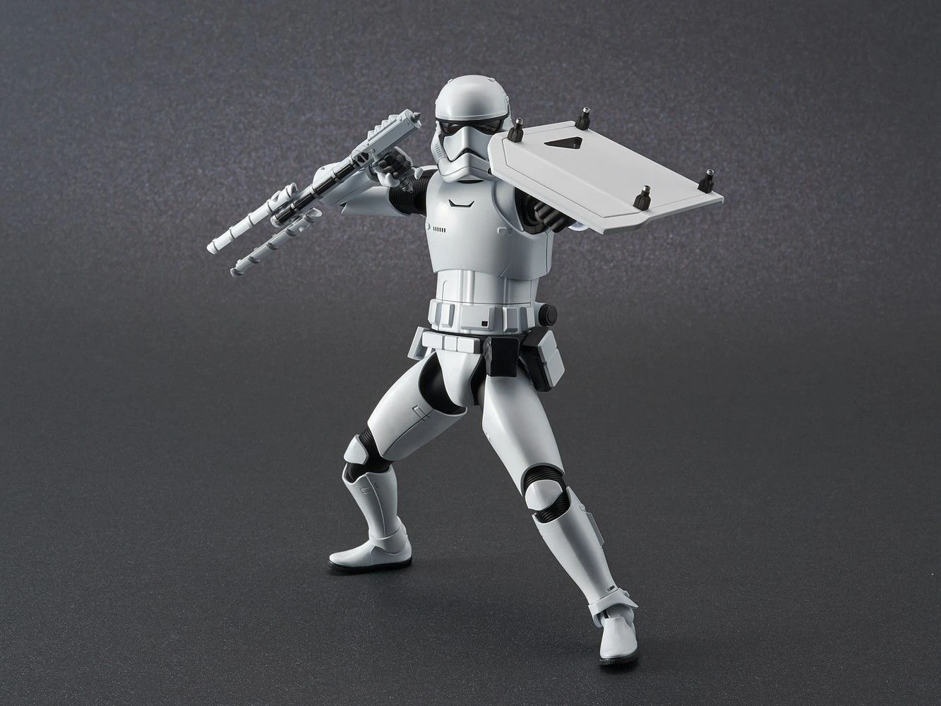 Bandai 1/12 FIRST ORDER STORMTROOPER (THE RISE OF SKYWALKER VER.) 6 Bandai 1/12 FIRST ORDER STORMTROOPER (THE RISE OF SKYWALKER VER.) - Image 4