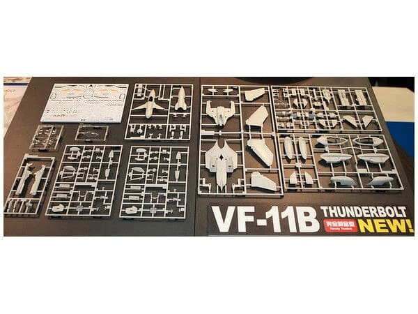 Macross Plus VF-11B Thunderbolt 1/72 Scale Model Kit 7 Macross Plus VF-11B Thunderbolt 1/72 Scale Model Kit - Image 5