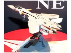 Macross Plus VF-11B Thunderbolt 1/72 Scale Model Kit 25 Macross Plus VF-11B Thunderbolt 1/72 Scale Model Kit -Bandai Sales Store hsg65722 7 1485108202